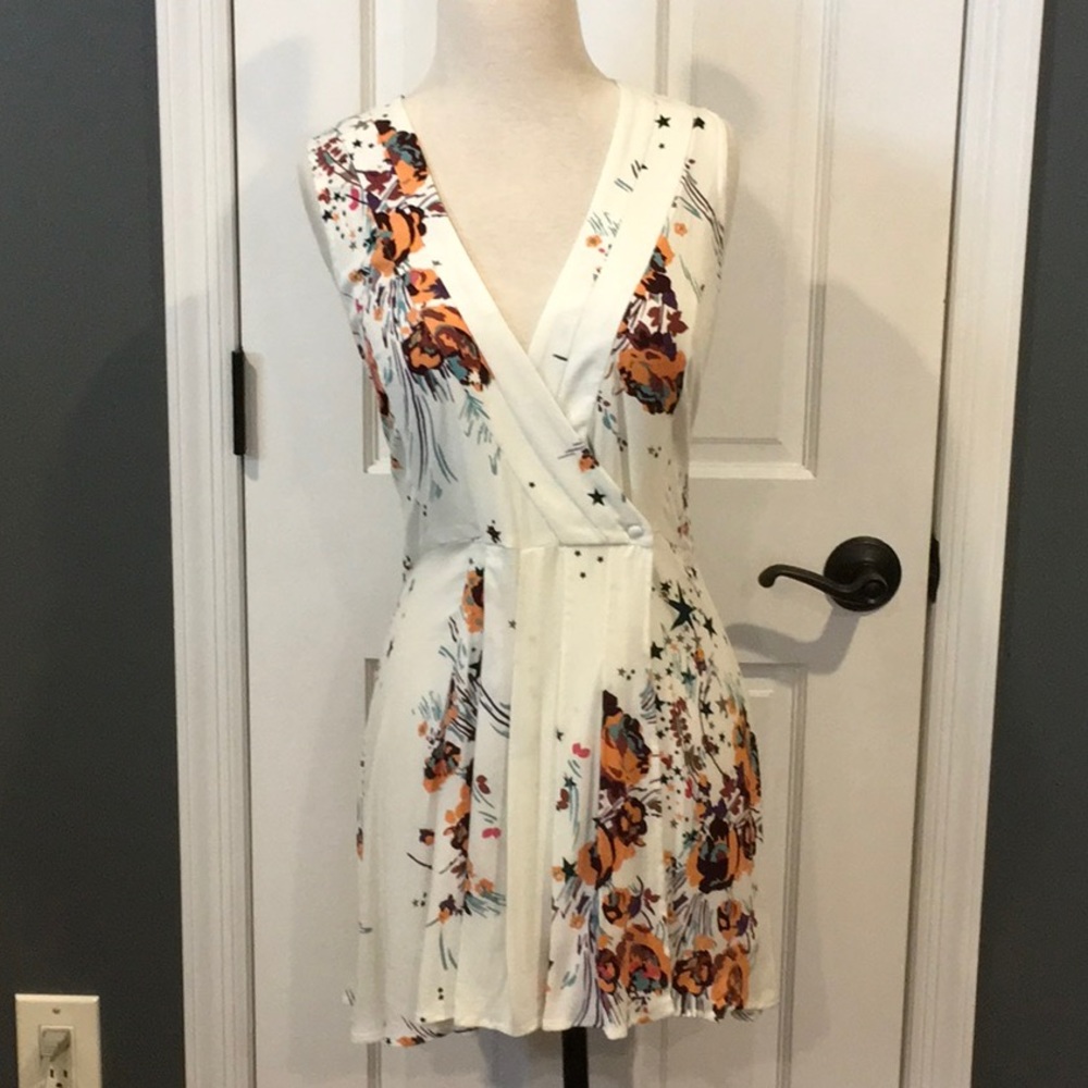 Pretty Floral Free People Tunic Host pick!🎉